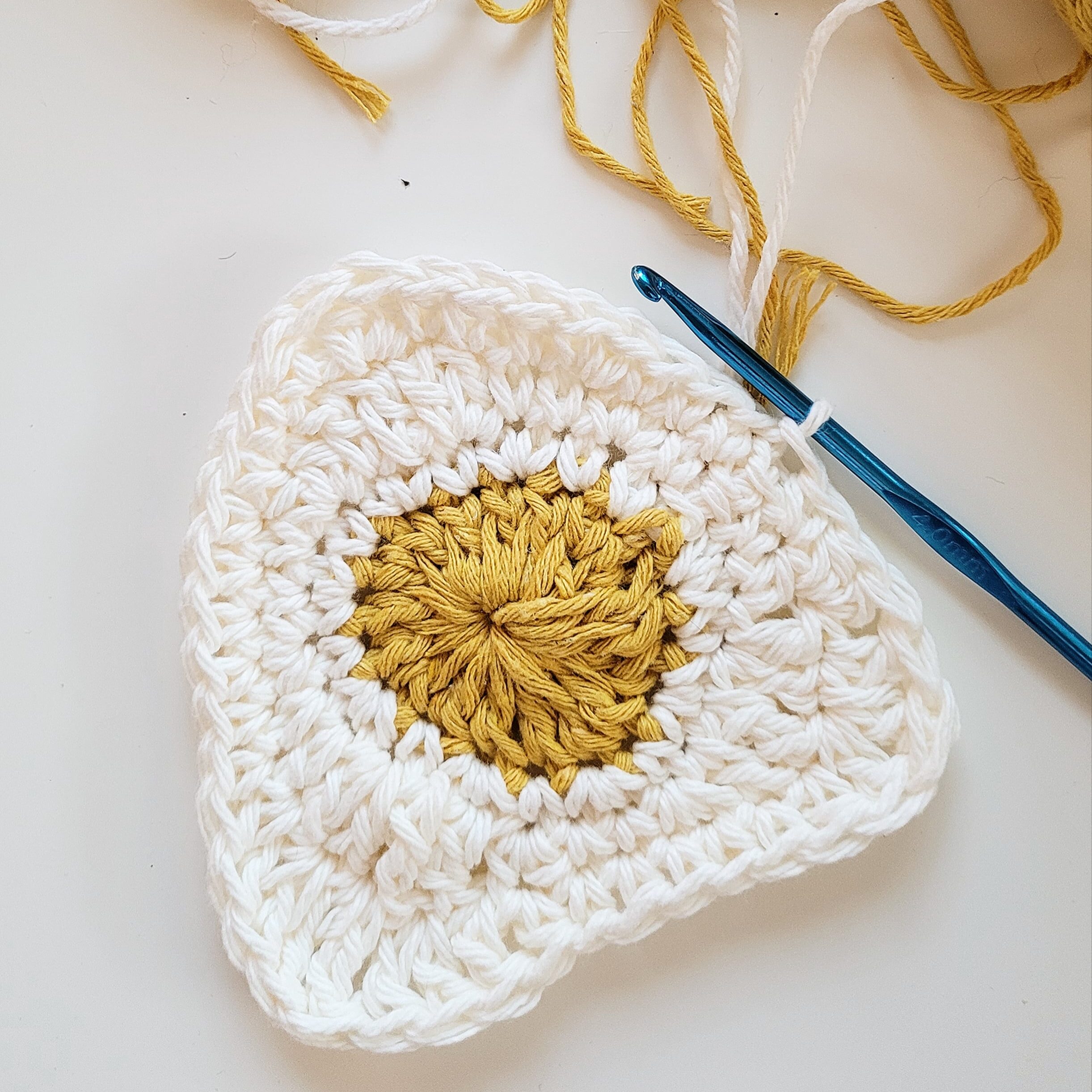 fried egg crochet coaster #1