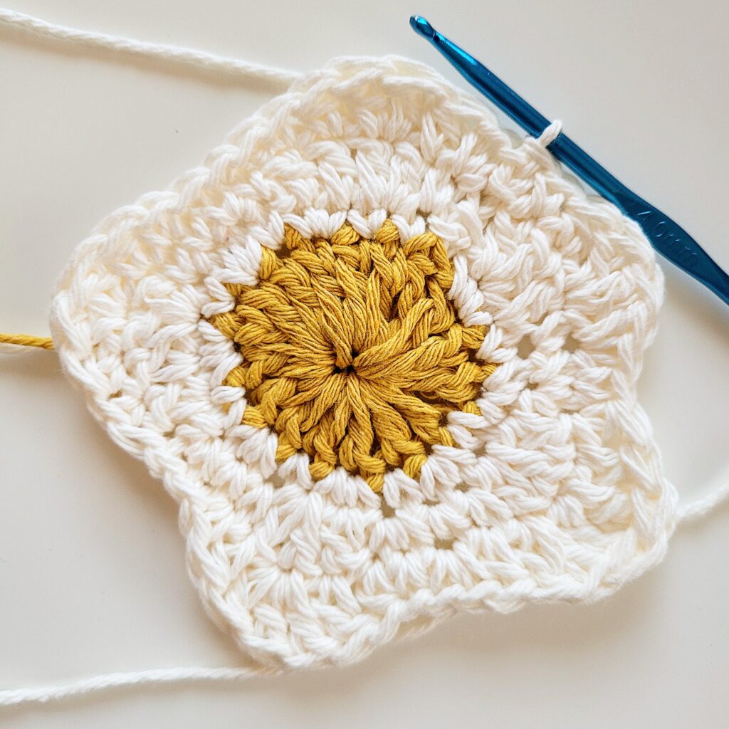 free crochet patter - fried egg coaster